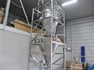 2500 liter wegende silo met 2000 liter buffersilo