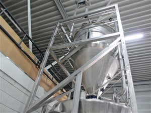 2500 liter wegende silo met 2000 liter buffersilo
